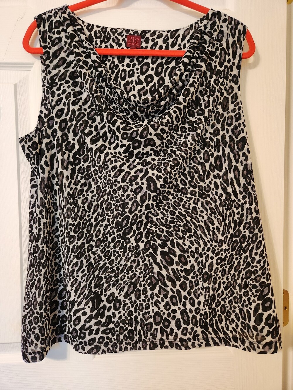 212 Collection Black & White Leopard Print Cowl Neck, sz xl